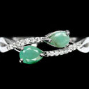 ADORABLE! NATURAL! GREEN EMERALD & WHITE CZ ring
